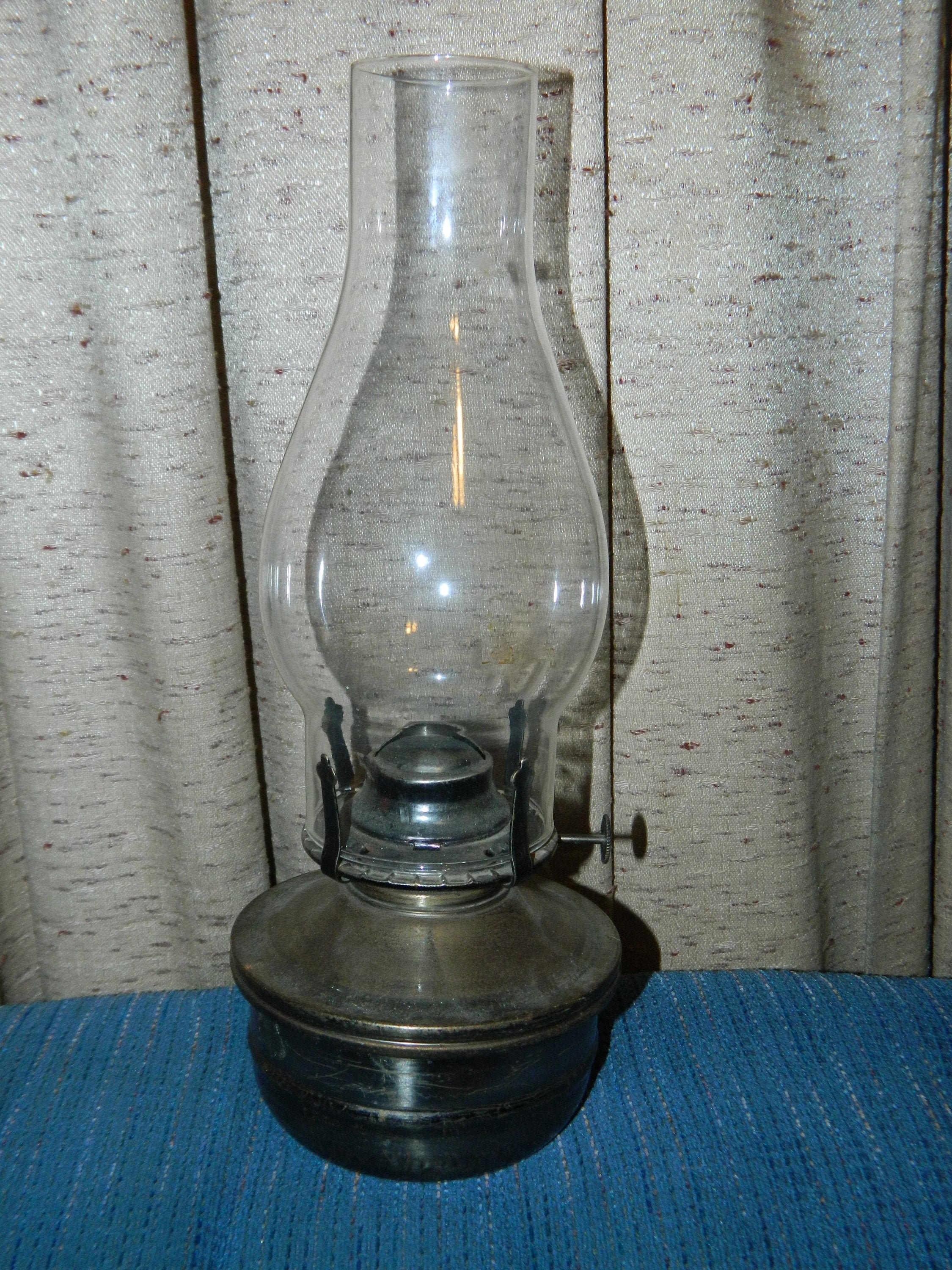 Vintage Oil Rain Lamp for sale Only 4 left at 70