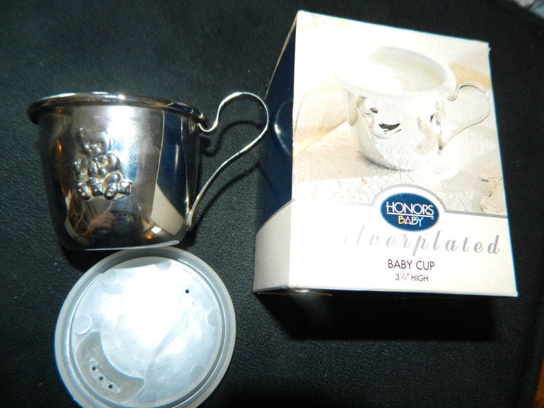 Honor/'s Baby Silver Plated Cup wBox~Child/'s Drinking Cup~Toddler/'s Cup w Plastic Lid~Antique Baby Cup~Mug~Teddy Bear Design on Cup
