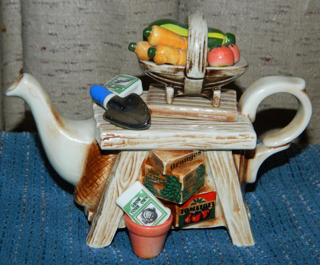 Cardew Design Teapot. Novelty 1 Cup Garden Cart Style Teapot. A