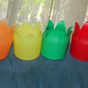 4 Vintage Brightly Colored Plastic DAPOL Drink Holders. Glass Holders, Cup Holders, or Plastic Coasters or Drink Cup Cozies