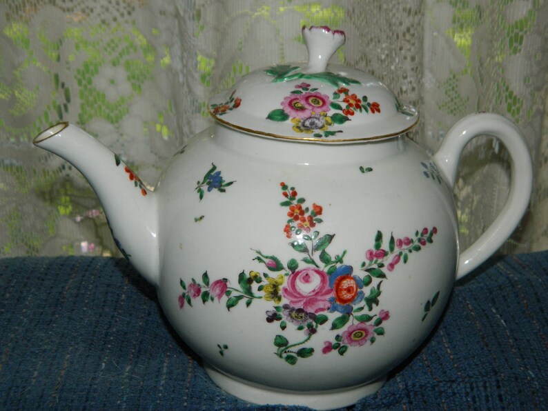 Pink /& Purple Teapot A Nice and Small Pot to Make and Enjoy Your Favorite Tea in. A Vintage White Floral Orange