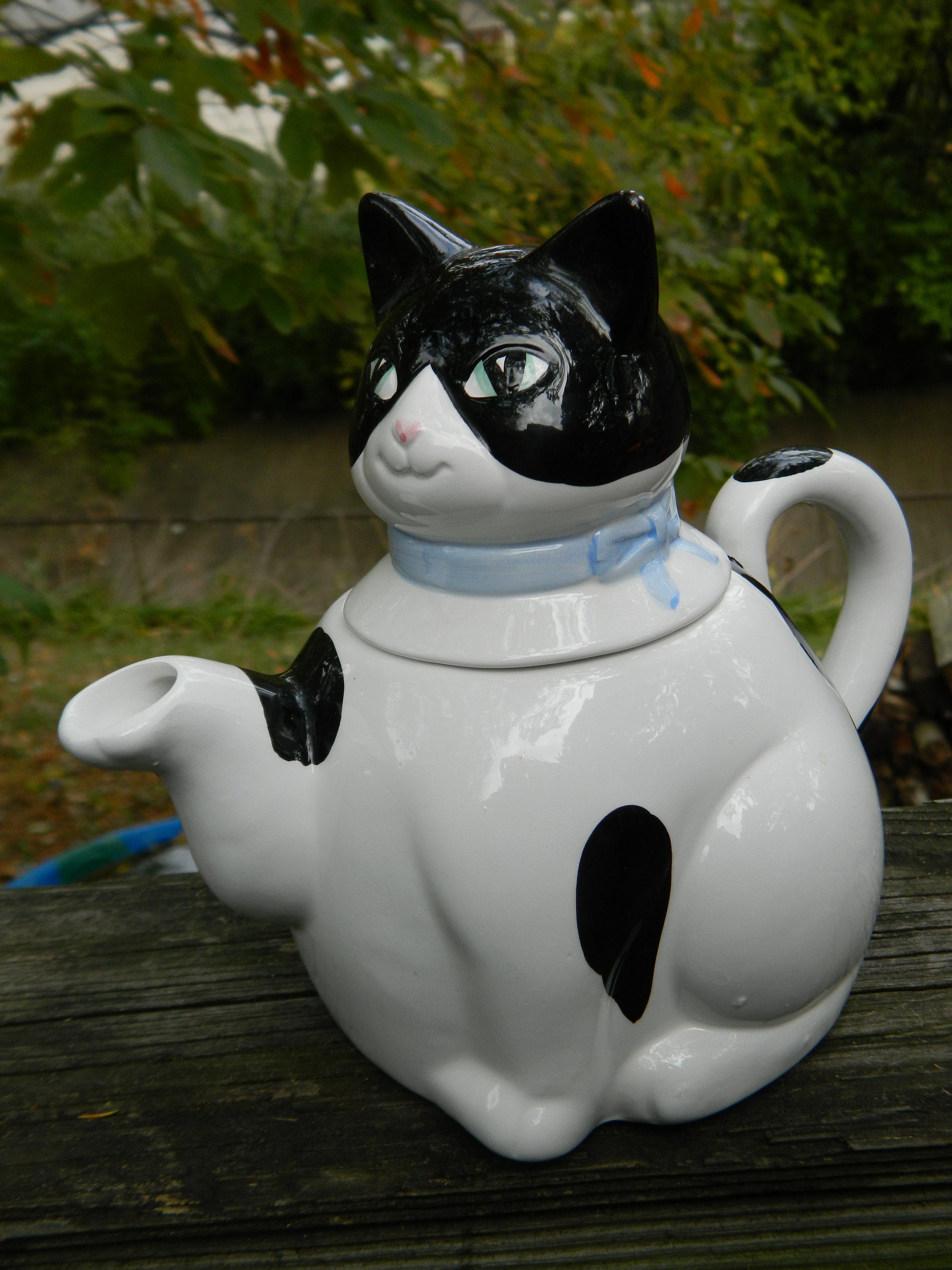 White Cat Tea Pot