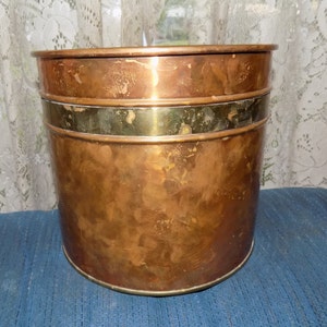 A Vintage Meduim Size Copper & Brass Planter For Displaying Real or Artificial Plants.