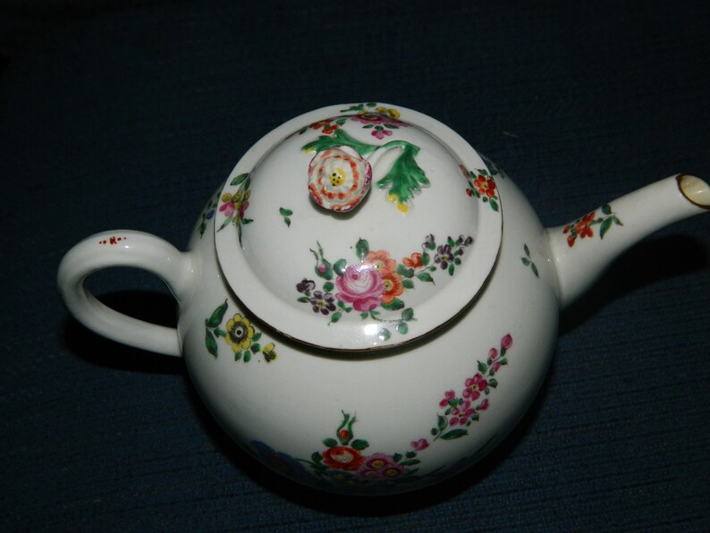 Pink /& Purple Teapot A Nice and Small Pot to Make and Enjoy Your Favorite Tea in. A Vintage White Floral Orange