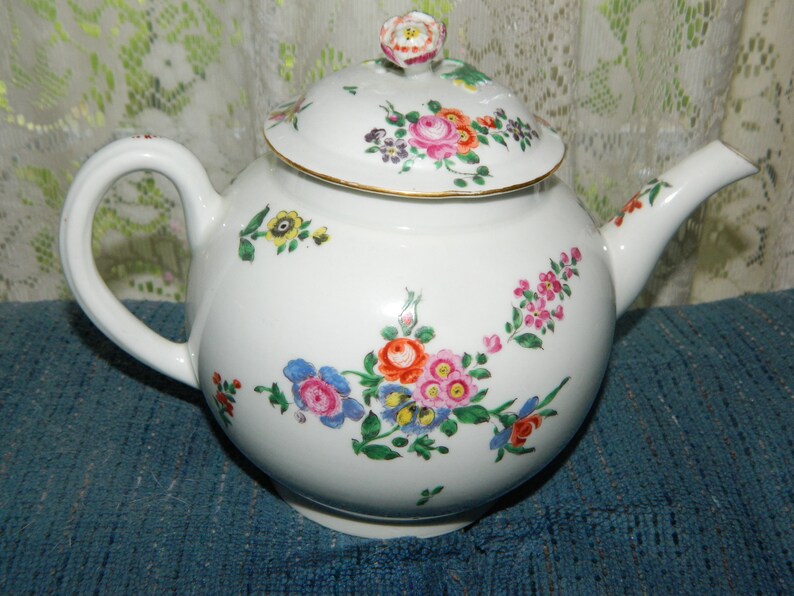 Pink /& Purple Teapot A Nice and Small Pot to Make and Enjoy Your Favorite Tea in. A Vintage White Floral Orange