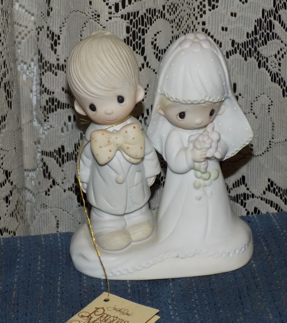 Vintage 1979 Bride and Groom Precious Moments Figurine. A 1979