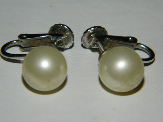 Vintage Screw On Pearl Earrings~A Nice Set or Pai… - image 2