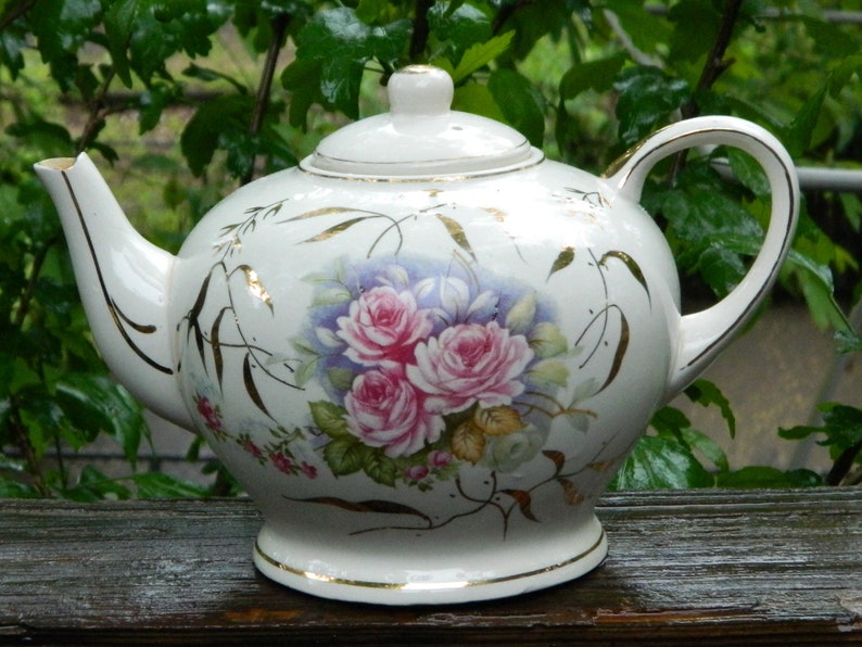 Vintage Musical Tea Pot~Wind it Up /& Listen to The Music Play Tea For Two A Teapot to Make Your Favorite Tea~A Nice Floral Pot To Display~