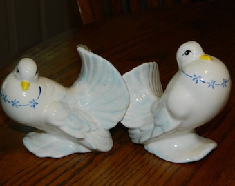 Vintage Pair of Glossy Porcelain Doves~Love Birds~Handmade Doves~Paired For a Life Time~Wedding Decor Doves~Vintage Love Birds~Wedding Gift~