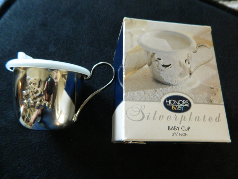 Honor/'s Baby Silver Plated Cup wBox~Child/'s Drinking Cup~Toddler/'s Cup w Plastic Lid~Antique Baby Cup~Mug~Teddy Bear Design on Cup