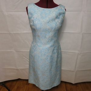 Vintage Junior Vogue Sheath Dress White Blue Floral Brocade