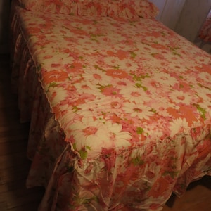 Vintage Flower Power Bedspread with split corners and attached Pillow Overlay circa 1960s Full Size Double Bed Size