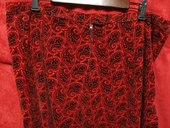 Vintage Paisley Flared Skirt Red Black Long synte… - image 4