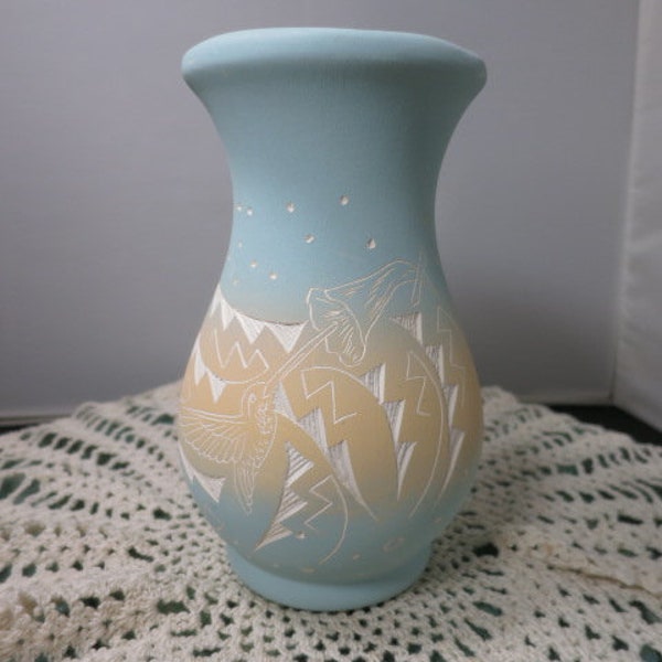 Vintage Navajo Vase signed Hummingbird Flower Carved