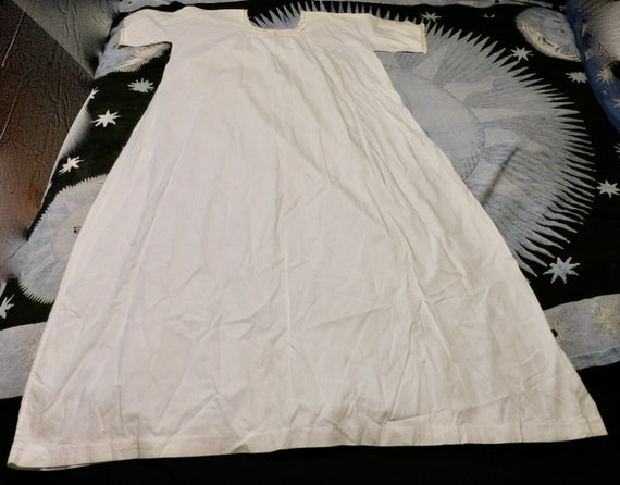 Vintage White Cotton Nightgown Victorian 1800s Mo… - image 10