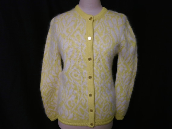 Vintage Bobbie Brooks Sweater Size M Yellow White Wool Angora 