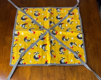 Portapasteles de cazuela con diseño de granja de pollos, hecho a mano, de algodón acolchado, poco usado.