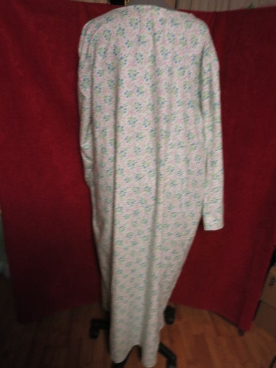 Vintage Union Made Cotton Flannel Nightgown Flora… - image 5