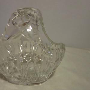 Vintage Crystal Basket Diamond Fan Pattern height 4 inches