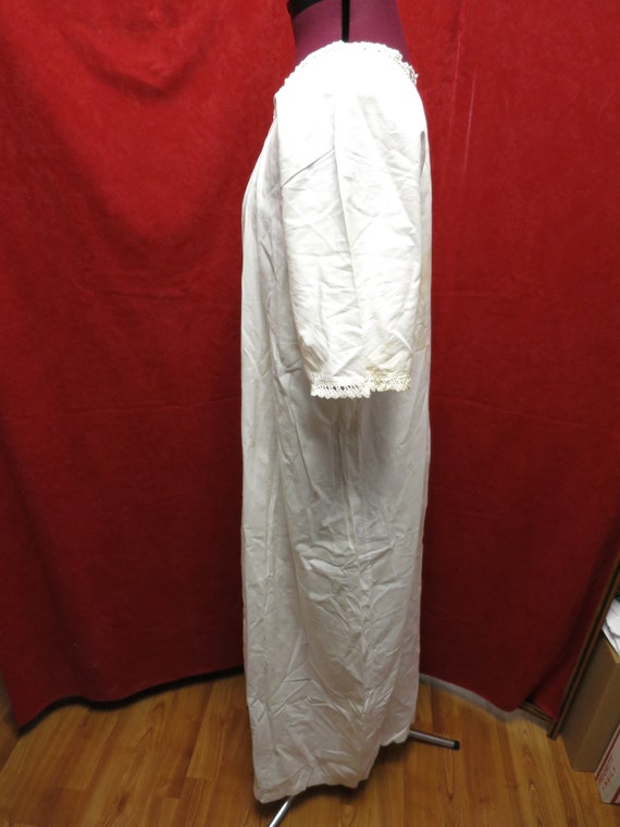 Vintage White Cotton Nightgown Victorian 1800s Mo… - image 4