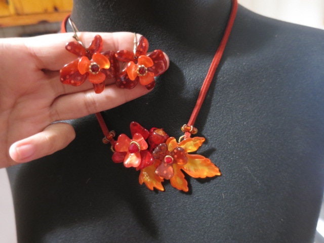 Lalo Flower Necklace and Earrings Resin Art Orange Red Suede