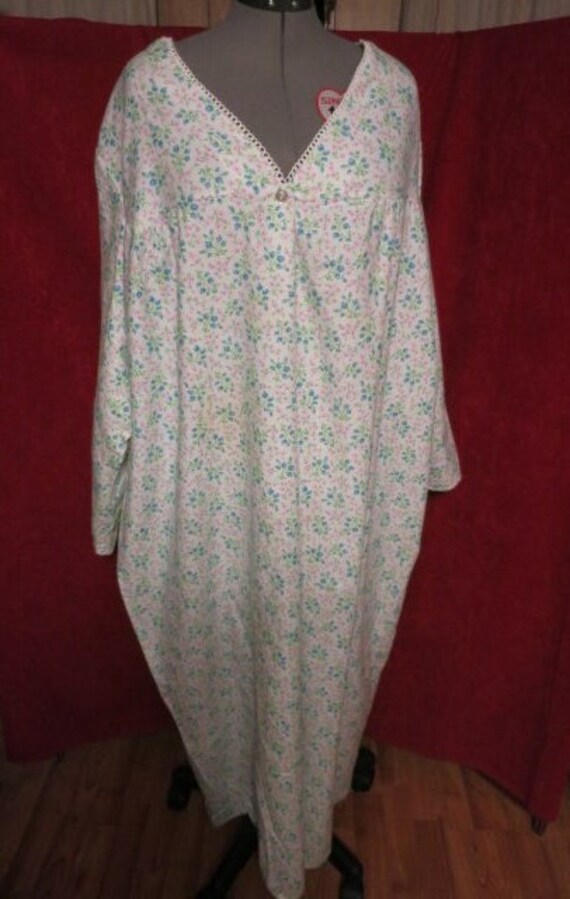 Vintage Union Made Cotton Flannel Nightgown Floral