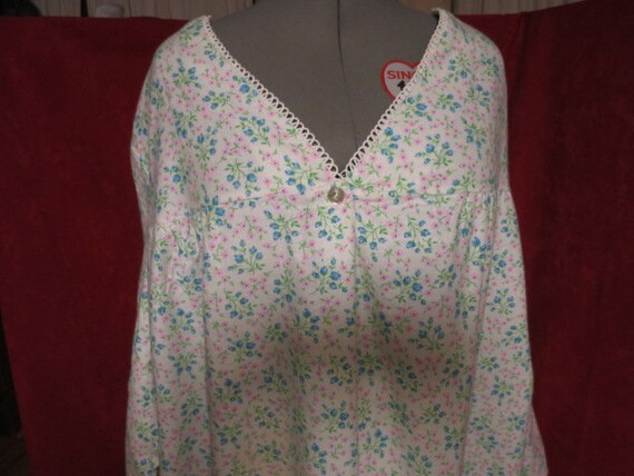 Vintage Union Made Cotton Flannel Nightgown Flora… - image 2