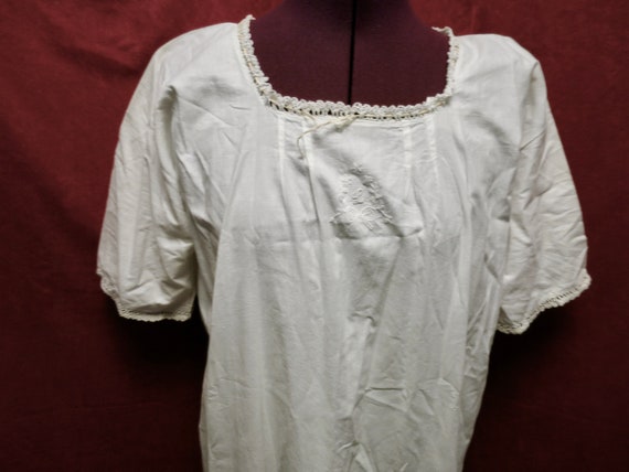 Vintage White Cotton Nightgown Victorian 1800s Mo… - image 1
