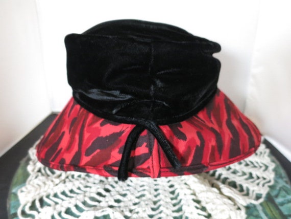 Vintage Women's Bucket wide Brim Hat Black Velvet… - image 4