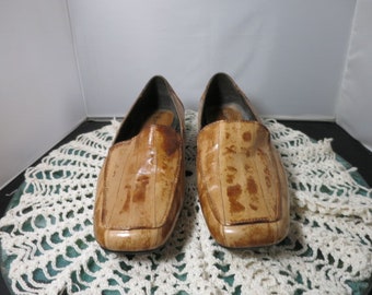 Vintage Bass Tivolee Flat Slip On Loafers Golden Brown Women's size 10M