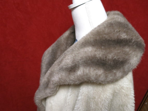 Lassie Faux Fur Women's Coat Size L Vintage 1960s… - image 4