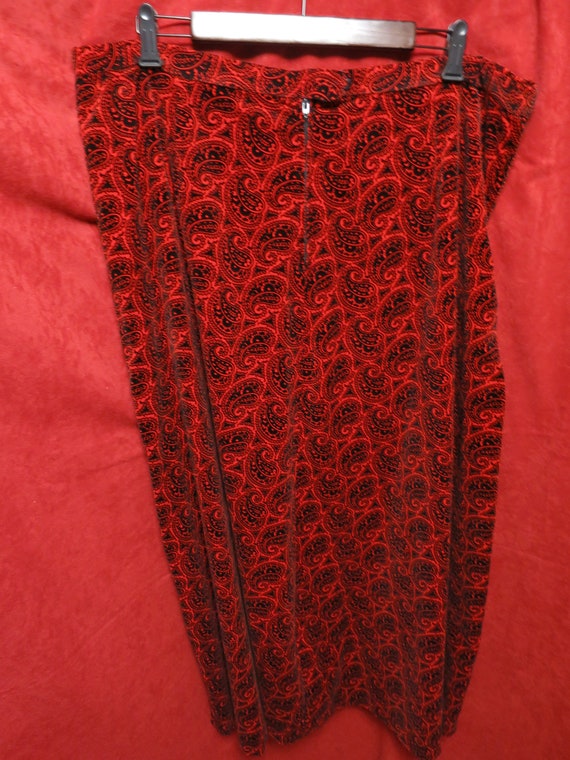 Vintage Paisley Flared Skirt Red Black Long synte… - image 3