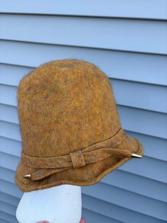 Glenover Henry Pollak Dark Gold Wool Cloche Hat  VINTAGE Vintage 50s Glenover Henry Pollak Feather Wool Cloche Hat  main image 3