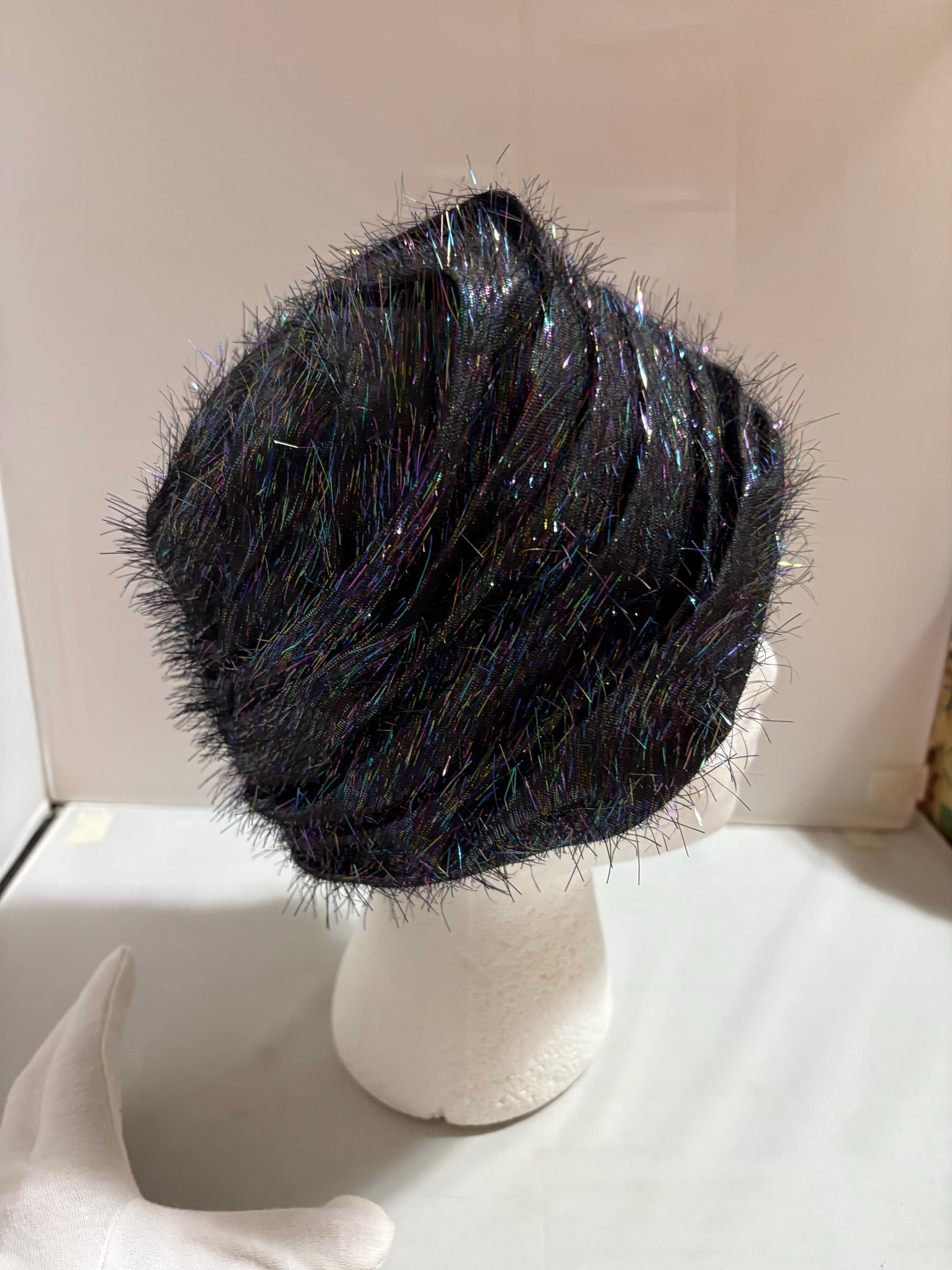 Vintage Miller Hat Box With 3 Hats. Fur, USA Union Made and VELVET. READ 80 main image 2