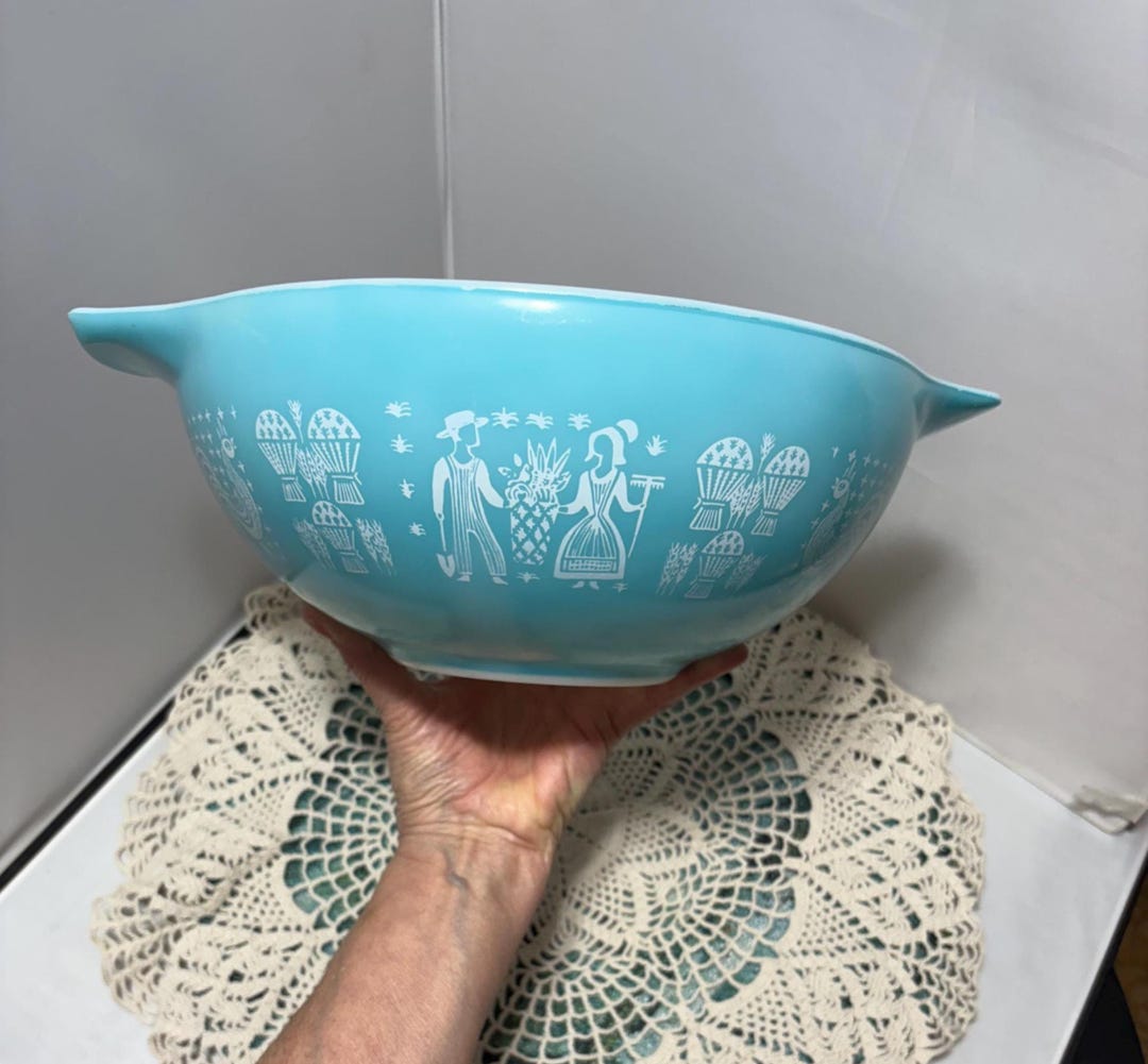Pyrex Turquoise 404 Pyrex Turquoise Amish Butter Print Cinderella Mixing Bowl 444 4QT - Etsy