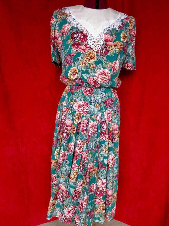 ワンピース Lace Trimmed Floral Dress 1681714664000-2P43bn.jpg