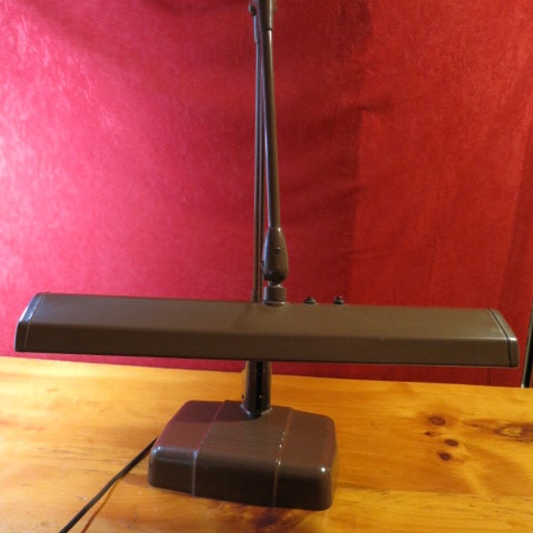 Vintage Dazor Portable Desk Lamp Issue No 4914 Circa 1950s