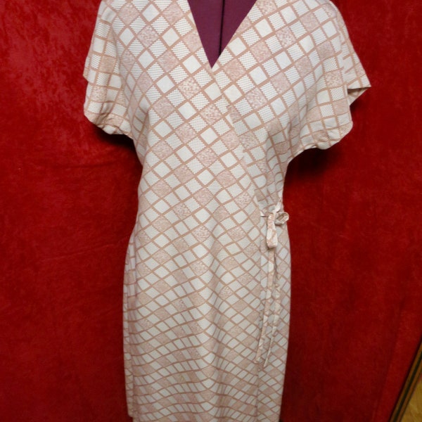 Vintage Wrap Around Dress Hand Tailored by Nancy Cushing in USA Size M see measurements Plaid Abstract