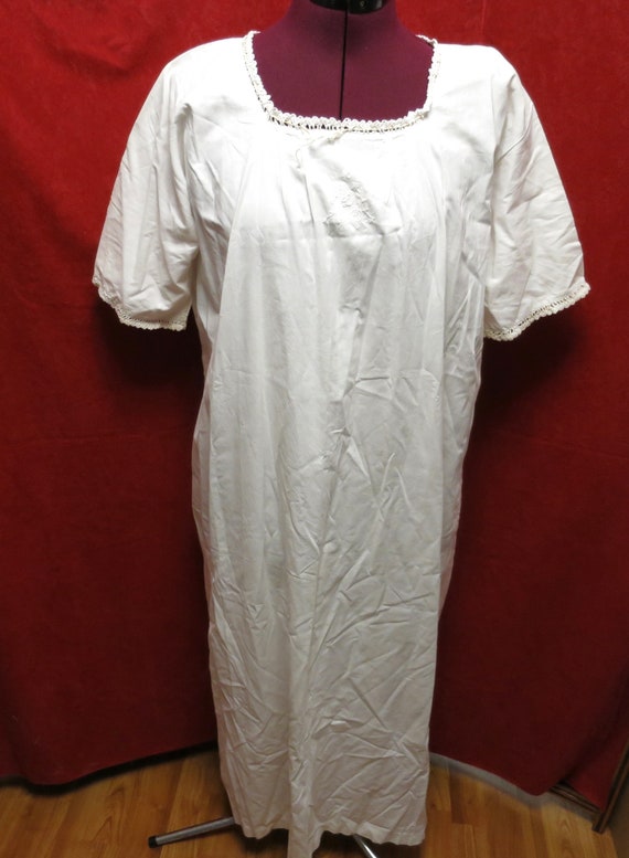 Vintage White Cotton Nightgown Victorian 1800s Mo… - image 2