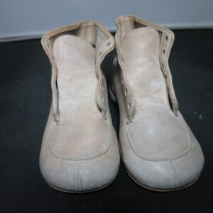 Vintage Buster Brown Baby White Leather Walking Shoes size 3 1/2 inches circa 1940s