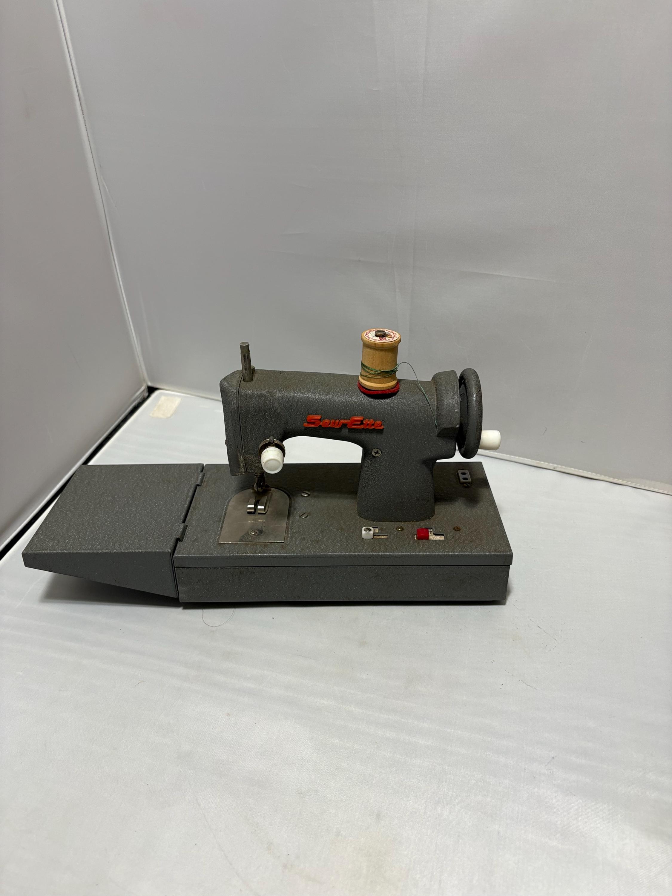 Sew Ette Battery Operated Toy Sewing Machine Metal Made in Japan