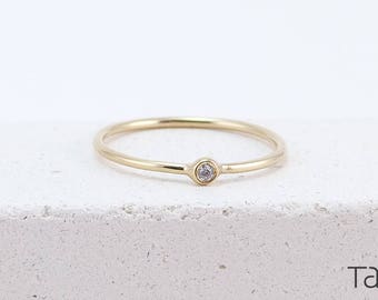 Gold Tiny Diamond Ring, Engagement Minimalist  Gift for Special Occasion and Promises, Dainty Diamond Anniversary Ring for Wife and Fiancee