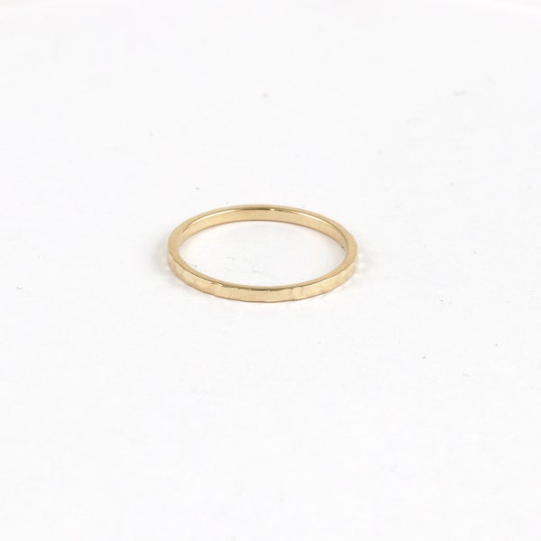 Bague martelée en or, anneau martelé fin, parfait pour une alliance fine, bague en or à superposer, anneau simple, 9 carats, 14 carats, 18 carats, alliance en or