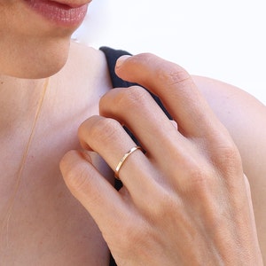 Solid Gold Minimalist Ring: Elegant 9K/14K/18K Band