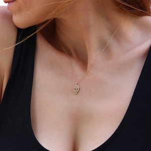 Collar de oro macizo del Día de los Muertos, colgante de calavera, joyería simbólica mexicana, elegante dije de calavera, regalo cultural para ella, 9K, 14K, 18K