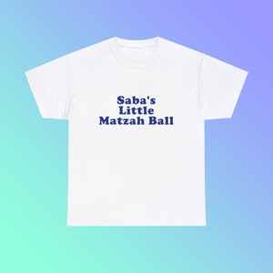 Saba's Little Matzah Ball Unissex Camiseta Pesada de Algodão Família Judaica Engraçada Fofa Hanukkah Presente Hebraico Almôndega Camisa New York City Little Italy