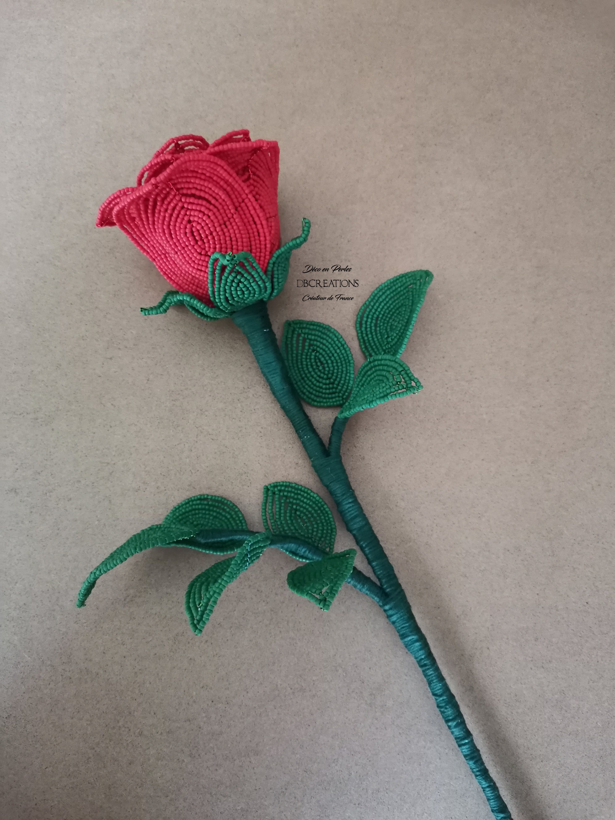 Rose Rouge en Perles de Rocailles Pour Décoration d'intérieur