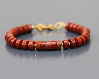 Bracelet Jaspe rouge pour Femme. Heishi en Jaspe avec rocailles Miyuki or. Fermoir acier inox doré.