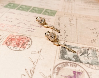 Pendientes colgantes de tulipán dorado - Postes de plata 925, circonita cúbica