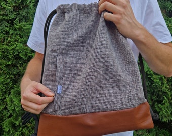 SAC À DOS À CORDON Cuir naturel marron Toile grise avec fond marron Sac unisexe Fermeture éclair Poches fermées Doublure en coton